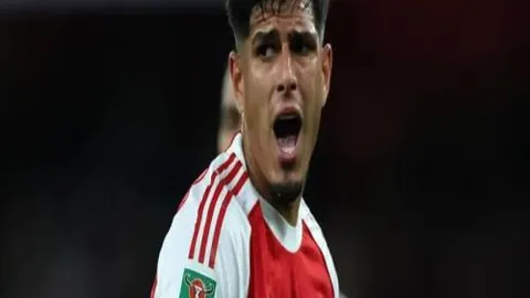 17岁少年成飞镖世锦赛最年轻得主