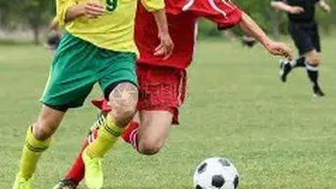 “上海海港力克山东泰山夺冠：足协杯冠军首次入囊”